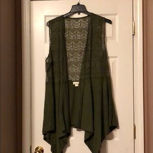 🦋🦋Olive green Lacey vest with suede bottom.🦋🦋